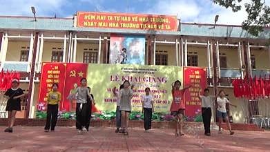 Vietnamese schoolgirls are practicing performing arts to prepare for the opening day of the new school year