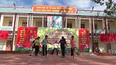 Vietnamese schoolgirls are practicing performing arts to prepare for the opening day of the new school year
