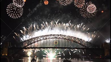 New Years Eve fireworks on Sydney Harbour Bridge at 60fps-9