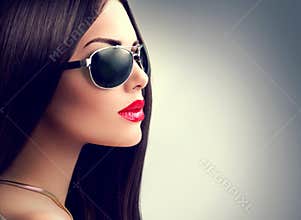 Beauty model girl wearing sunglasses