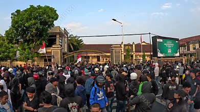 Indonesian rioted and demonstrated to demand higher allowances in the House of Representatives (DPR)