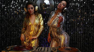 2 party dj women