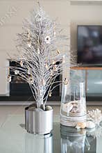 Simple summer Christmas decoration small white