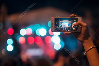 Shooting Mobile Video On a Concert