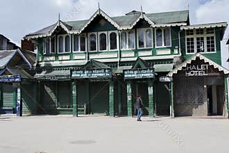 The Mall in Darjeeling is the central place where locals and tourists gathers to buy books and antiques or simply to chat.