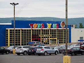 Toys R Us Store Closing Liquidation Sale