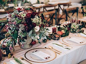 Perfect wedding decoration. Flower table decorations for wedding