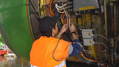 Master repairs the engine of a passenger aircraft. 4k