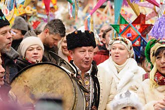 Christmas Star carriers parade through Lviv streets