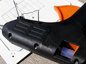 Glue gun