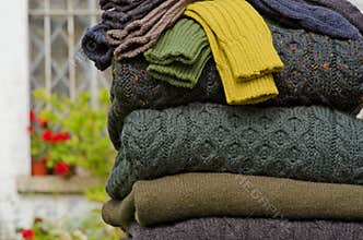 Aran cable knit sweater pattern detail