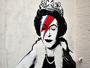 Banksy Art Depicts The Queen As Bowie`s Ziggy Startdust