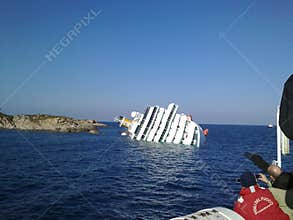 Sinking cruise ship Costa Concordia