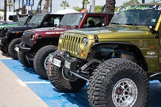 Spectacular third-generation yellow Jeep Wrangler JK, super prepared