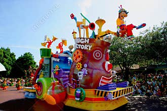 Tokyo Disneyland Dream joyous parade of all kinds of fairy tales and cartoon characters