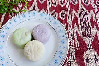 Mooncakes - snow skin variety