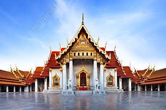 Marble Temple (Wat Benchamabophit Dusitvanaram), major tourist attraction, Bangkok, Thailand.