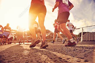 People running marathon