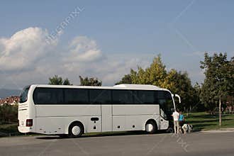 White tourist bus