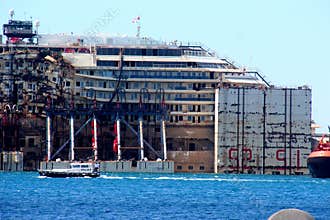 Costa Concordia, sea voyage and arrival at the port of Genoa Voltri