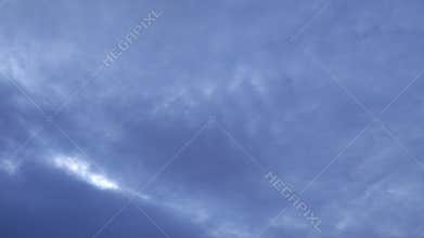 Delay photography of the sky covered in dark clouds in the early morning of Guangzhou