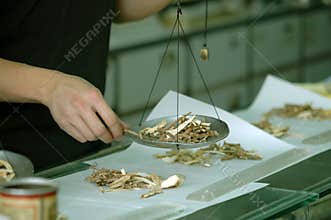 Preparing Chinese Medicine