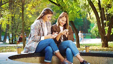 Bloggers using smartphones for promoting services and goods in social media