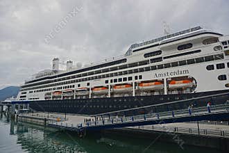 Juneau, Alaska: Passengers disembark the Holland America cruise ship, MS Amsterdam