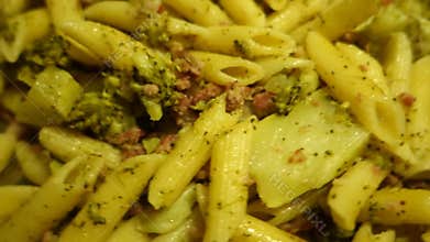 Penne rigate with fresh sausage and broccoli