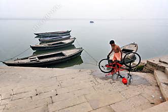 CYCLE SERVicing at varanasi ghat