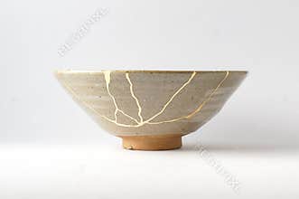 Antique beige bowl repaired with the antique kintsugi real gold technique