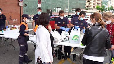 Firefighters collecting food and basic necessities for victims of poverty from the Covid-19 pandemic.