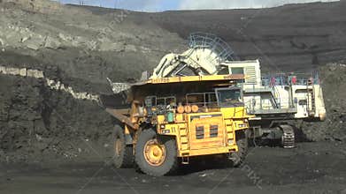 Mining, quarry, dump truck