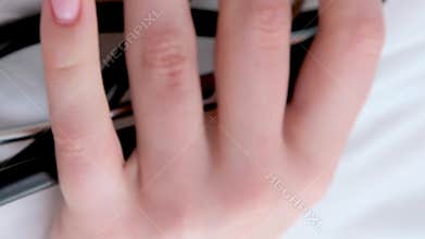 Be H3althy Phonendoscope in the hands of the doctor