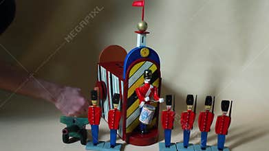 Drummer and the Brave Guards automaton