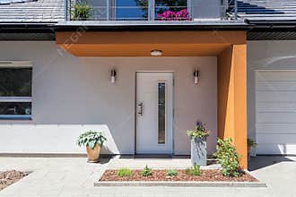 Bright space - front door