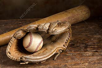 Leather baseball glove