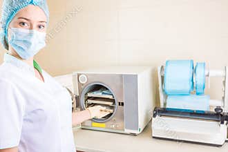 Equipment for sterile cleaning of working medical instruments