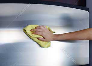 Polishing stainless steel
