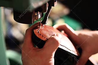 Shoemaker, shoemaking machine