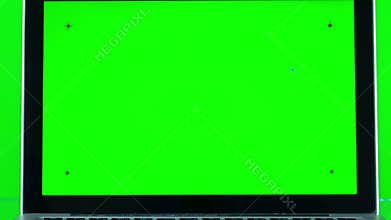 Using Laptop with Green Screen