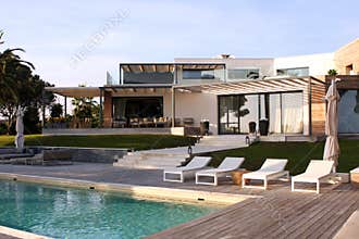 Modern Luxury house pool