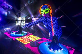neon uv glow DJ