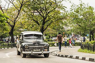 Vintage Dodge D24 Sedan 1940s Havana