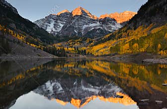 Maroon bells peak sunrise Aspen Fall Colorado