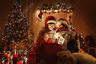Christmas Family Open Present Gift, Xmas Tree Lights Interior