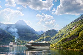 Cruise ships in Geiranger