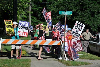Protest at Dr George Tiller funeral