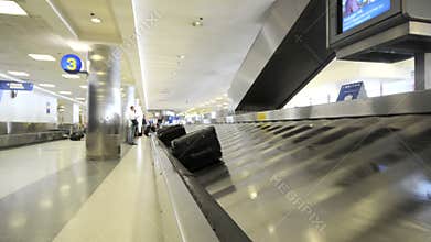 Airport Luggage Carousel - Time Lapse