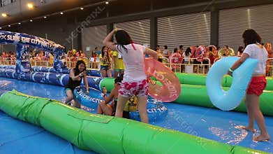 Hong Kong : Slide the City